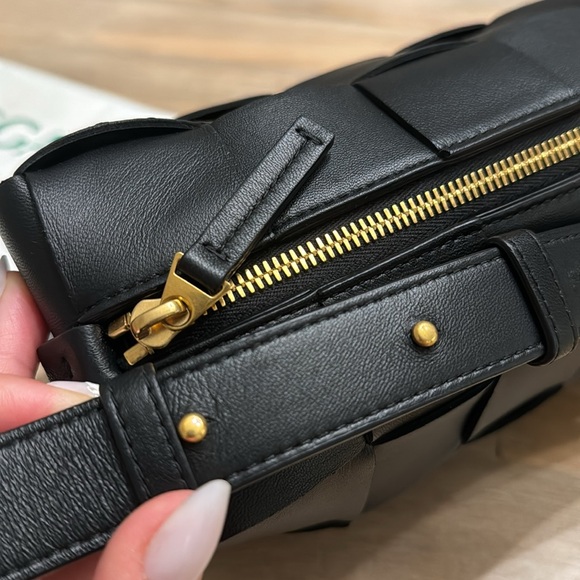 Bottega Veneta Brick Cassette Shoulder Bag - Picture 10 of 10